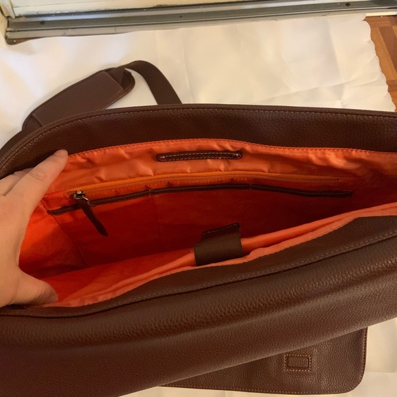 Robert Graham unisex messenger bag. - Picture 6 of 7